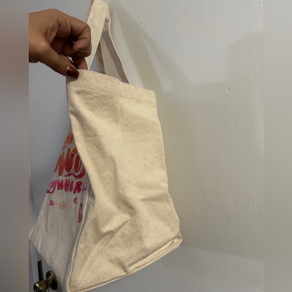🛍️NWT ULTA tote “Finding Beauty Everywhere” - Picture 2 of 7